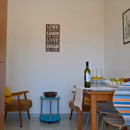 Just 4 You Apartman